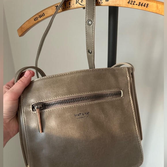 Mat and Nat Vegan Leather Made in Montreal Crossbody Bag - Picture 8 of 8